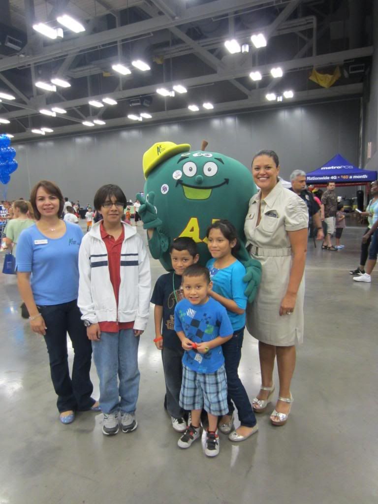 photo BacktoSchoolBash006_zps533fd61d.jpg