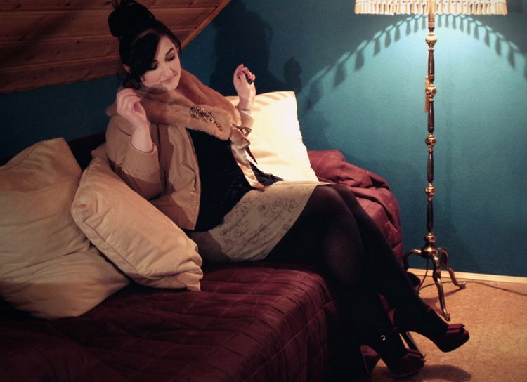 photo asosjacketfauxfurcollarwithbrooch2_zpsdafb3a45.jpg