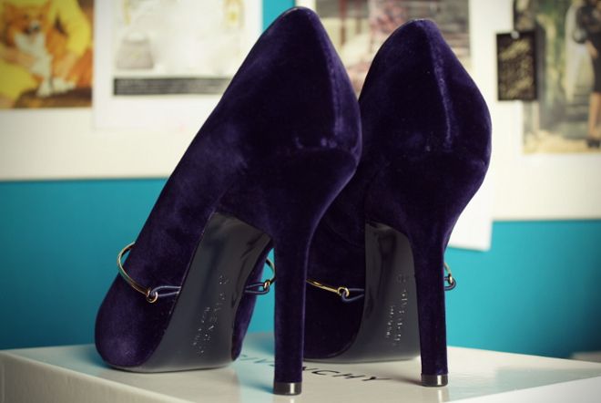 Givenchy velvet pumps photo givenchypurplevelvetpumps_zpse0ced2f1.jpg