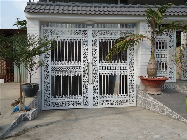 Cửa sắt,nhôm kính,lan can,mái che hàng rào,vách ngăn,inox.Ngọc Quốc:giá tốt nhất 5s - 28