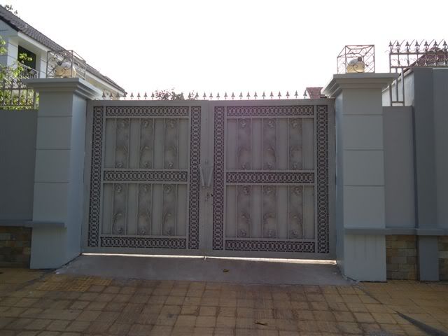 Cửa sắt,nhôm kính,lan can,mái che hàng rào,vách ngăn,inox.Ngọc Quốc:giá tốt nhất 5s - 22