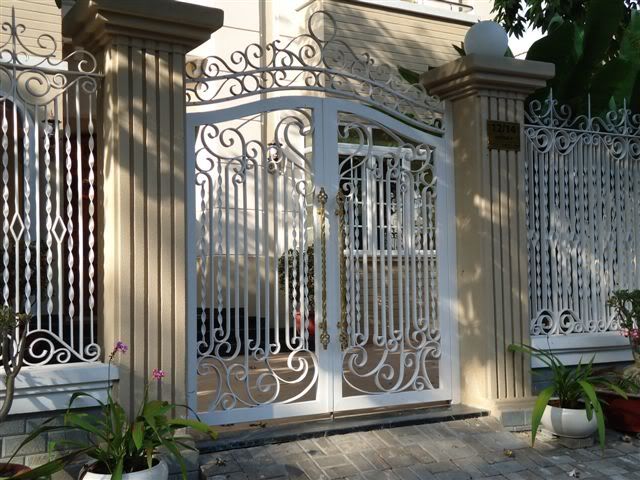 Cửa sắt,nhôm kính,lan can,mái che hàng rào,vách ngăn,inox.Ngọc Quốc:giá tốt nhất 5s - 17