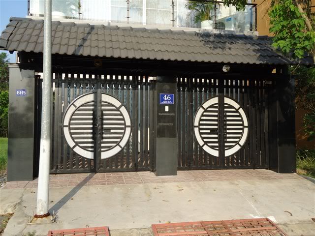 Cửa sắt,nhôm kính,lan can,mái che hàng rào,vách ngăn,inox.Ngọc Quốc:giá tốt nhất 5s - 16