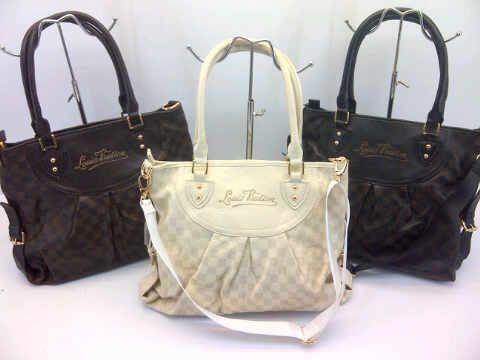 LVLambskin98010uk42x12x32900rb1.jpg