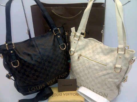 LVLambskin98019uk30x12x31hrg900rb.jpg