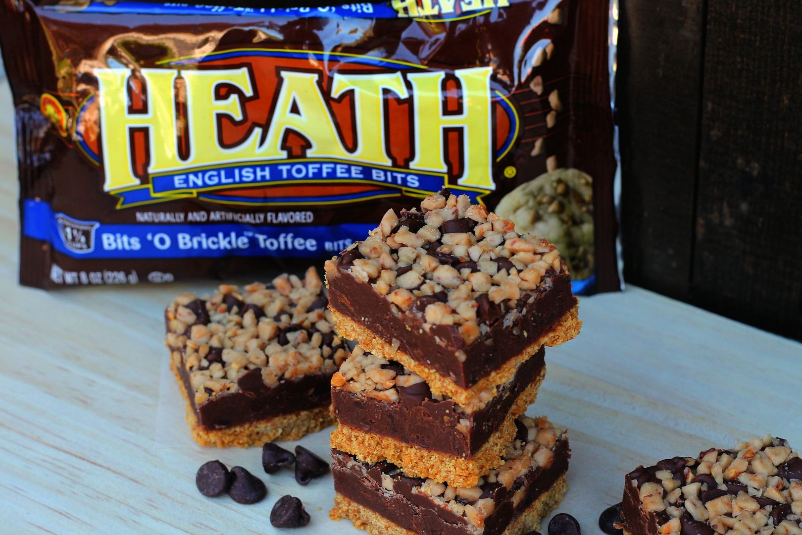 These Hershey's Toffee Fudge Bars are to die for!! They're no-bake and come together super quickly plus are easy enough for the kids to help you make. These are absolutely going to be a permanent addition to our holiday baking list! #NewTraditions #ad