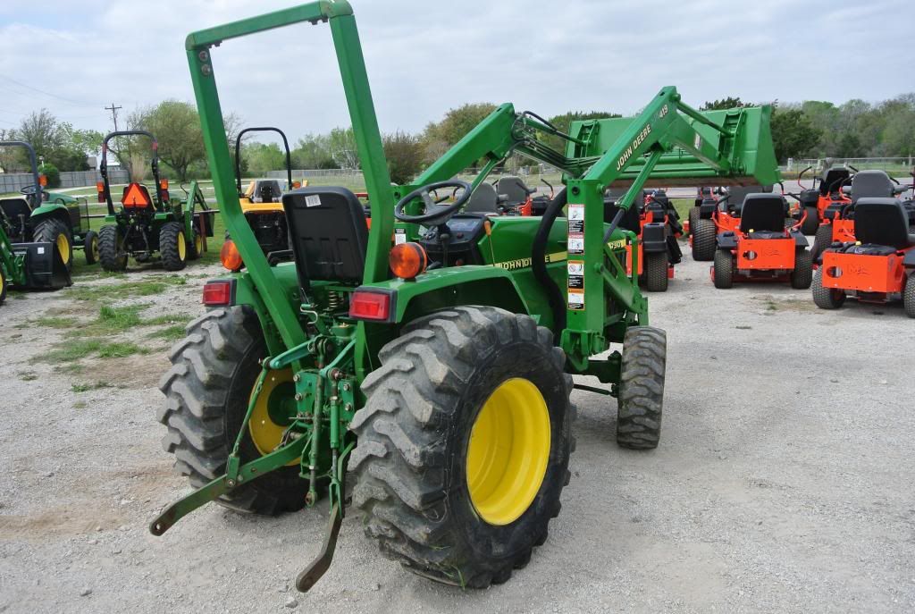 30hp 4WD John Deere 790 Tractor w/ loader and 5' bucket R4 Tires Runs ...