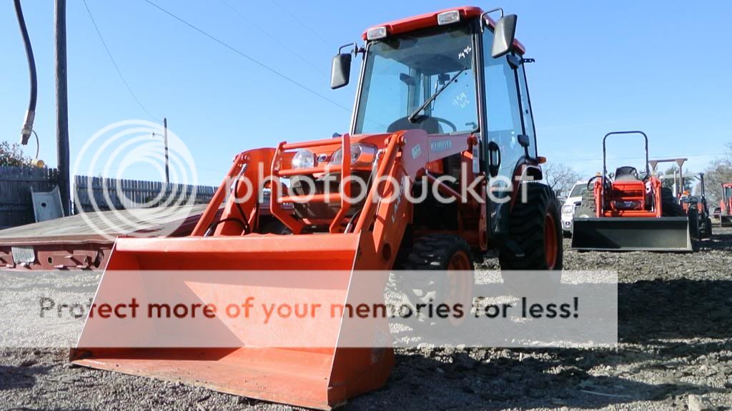 Kubota Tractor with Loader